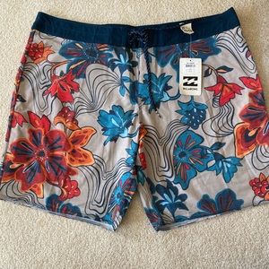 NWT Men’s Billabong bathing suit